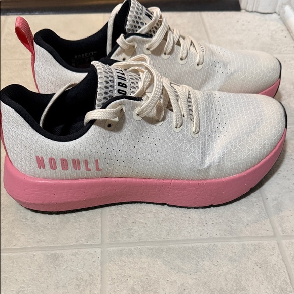 NOBULL Women's Drive RipStop Trainer - Cream Upper with Pink Midsole size 8 - Picture 2 of 6